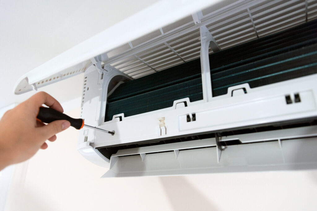 Why Your Ductless AC Fan Speed Keeps Changing In Tampa 5 ac service